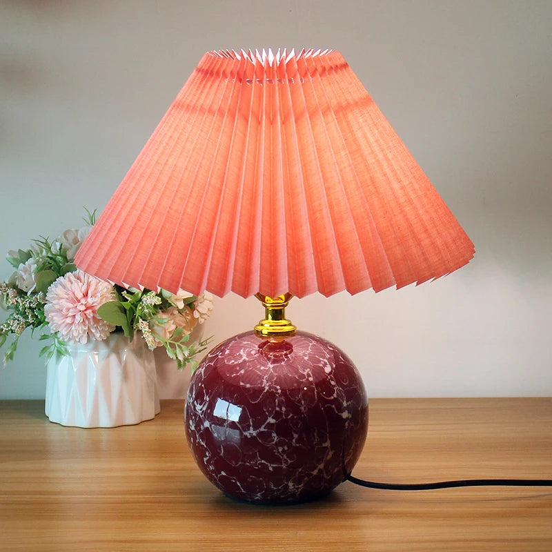 Lampe de chevet en céramique vert profond, abat-jour plissé