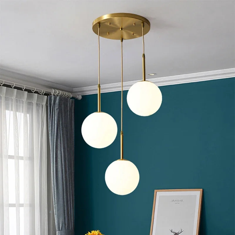Suspension boule en verre opalin, un à trois globes