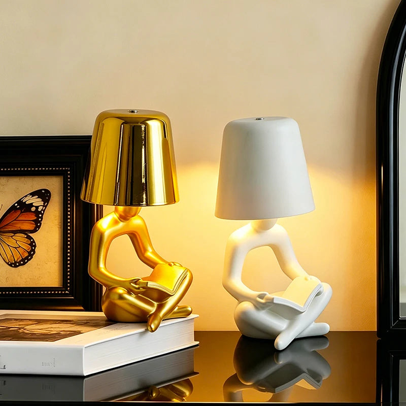 Un objet décoratif pour bibliothèque et table basse