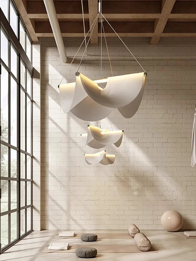 Lustre vagues en plexiglas blanc perforé, LED, 78 ou 118 cm