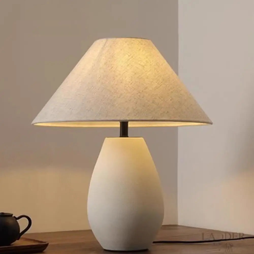 Lampe en céramique mate au style japonais épuré