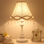 Lampe de chevet rétro en fer laqué noir ou blanc, abat-jour ondulé