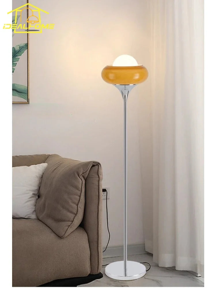 Lampadaire rétro à coupe de verre orange et globe opalin, chromé
