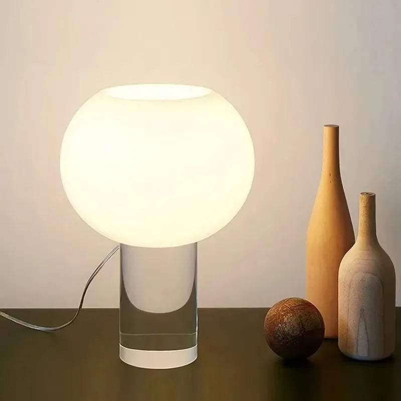 Lampe champignon en verre opalin sur colonne de verre clair