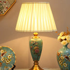 Lampe à poser en céramique peinte oiseaux et fleurs, socle doré