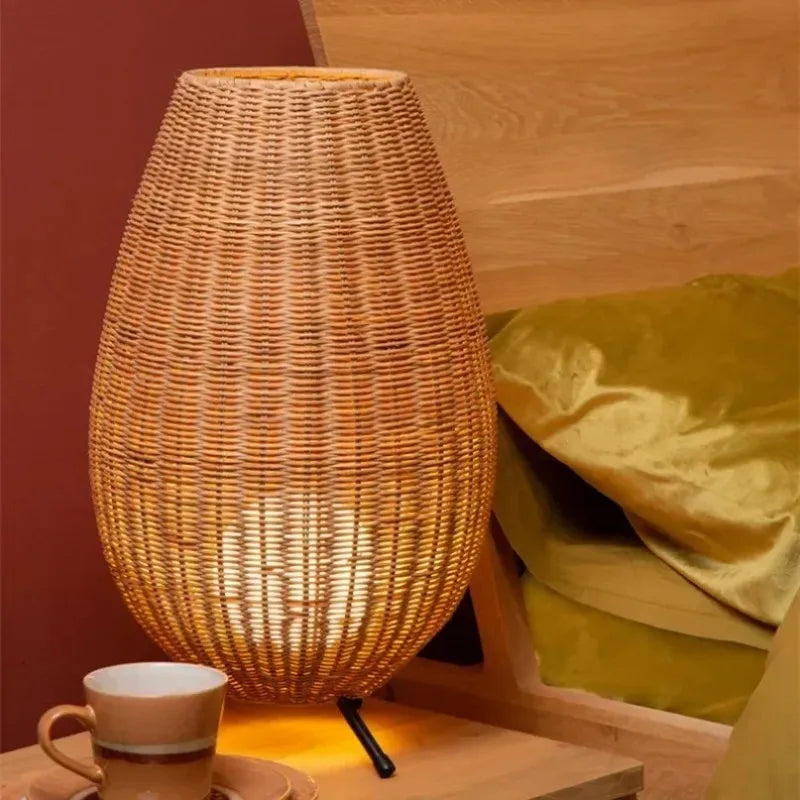 Lampadaire en rotin tressé en forme d'œuf, lampes à poser assorties
