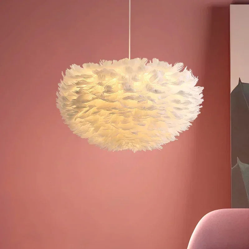 Lustre en plumes Ø 30 à 60 cm, cinq coloris, 1 ou 3 douilles E27