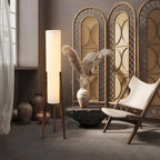 Lampadaire trépied en bois massif et colonne de tissu blanc