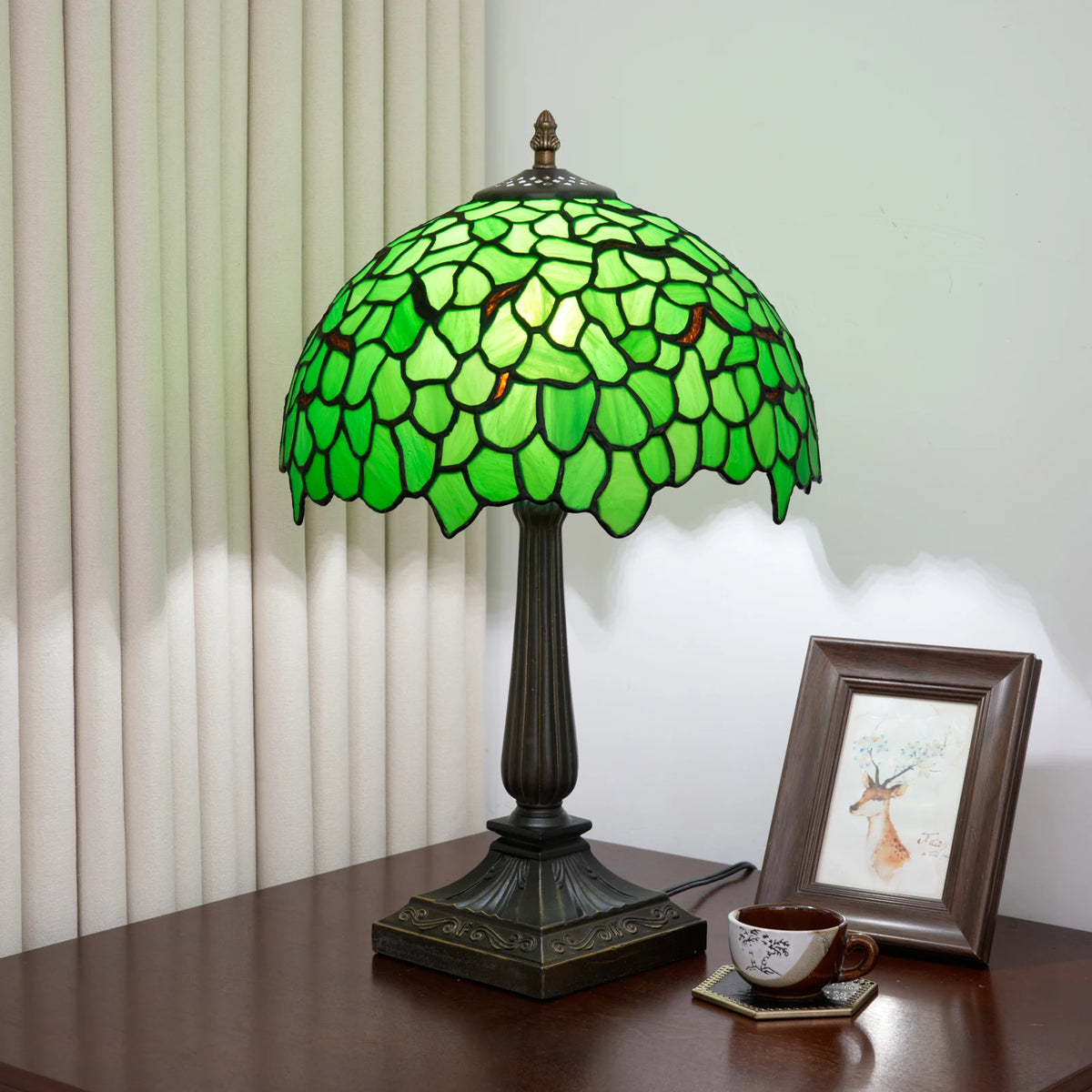 Lampe style Tiffany glycine en vitrail vert, abat-jour 30 cm, 49 cm
