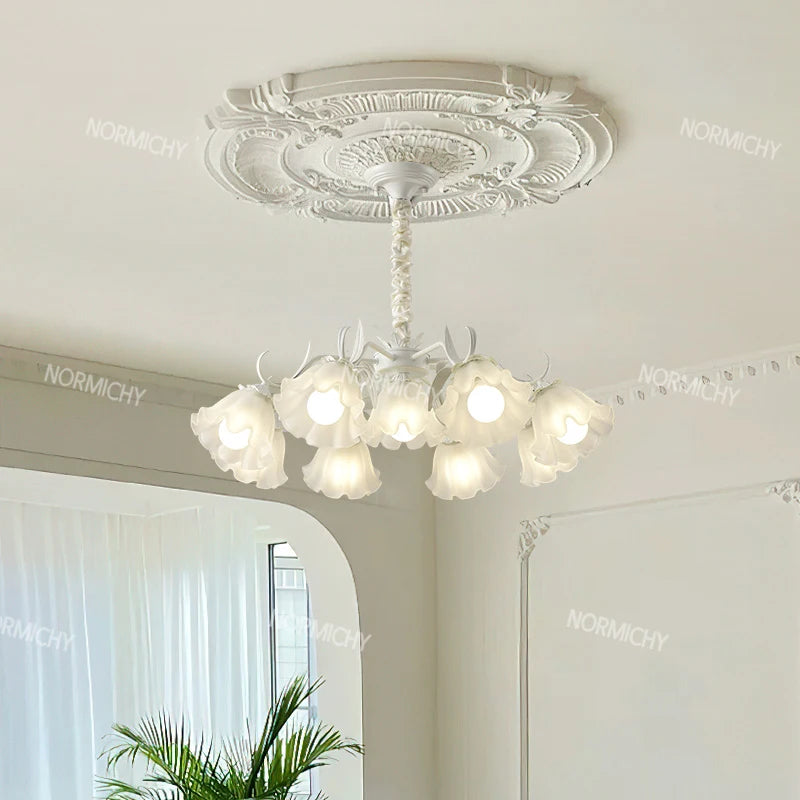 Lustre à tulipes en verre blanc et bras feuillus, 4 à 9 lumières