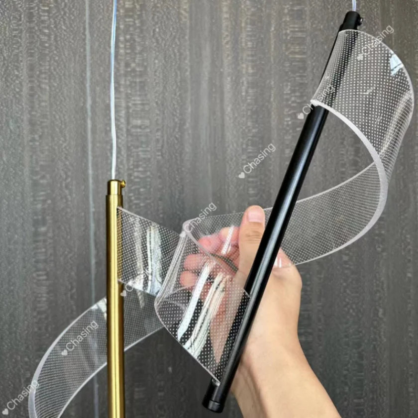 Suspension LED spirale acrylique sur tube 30 cm, dorée ou noire