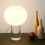 Lampe champignon en verre opalin sur colonne de verre clair