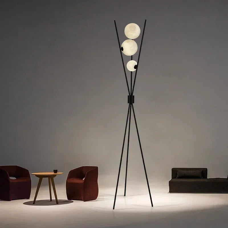 Lampadaire trépied à trois lunes imprimées en 3D, structure noire