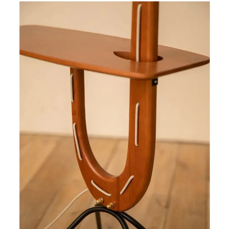 Lampadaire en bois courbé en U avec tablette, abat-jour en tissu