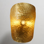 Suspension feuille ondulée en métal martelé doré, 45 ou 55 cm