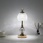 Lampe de chevet sans fil, dôme en acrylique taillé et pied doré