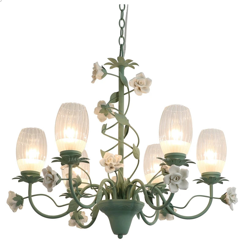 Lustre champêtre en fer vert et roses de céramique