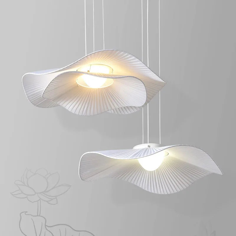 Suspension feuille de lotus en tissu plissé blanc, LED 12 W