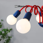 Lustre à bras bouclés rouges et globes blancs, chambre d'enfant