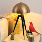 Lampadaire trépied noir à dôme doré, existe en lampe de table