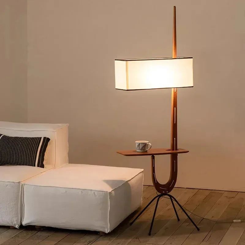 Lampadaire en bois courbé en U avec tablette, abat-jour en tissu