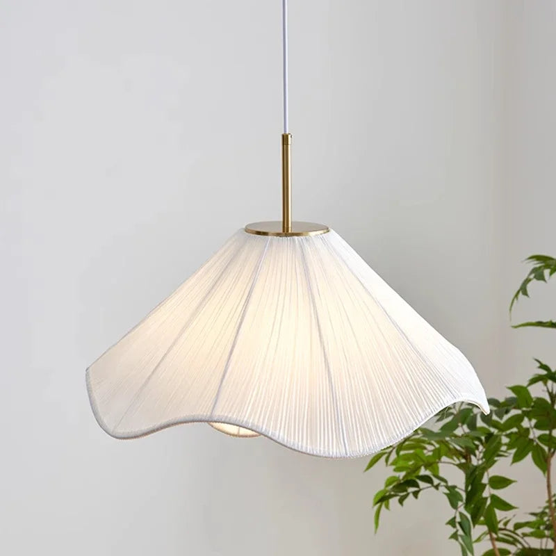 Suspension en tissu plissé à volant ondulé, tige dorée, Ø 40 à 80 cm