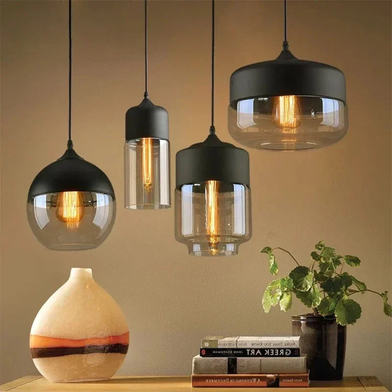 Suspension industrielle verre et chapeau noir ou effet bois, 4 formes