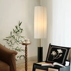 Lampadaire abat-jour plissé blanc sur fût effet bois, 130 cm