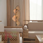 Lampadaire en cannage de rotin à pétales superposés, 179 cm