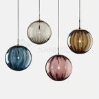 Suspension boule en verre nervuré teinté, Ø 15 ou 20 cm, douille E27
