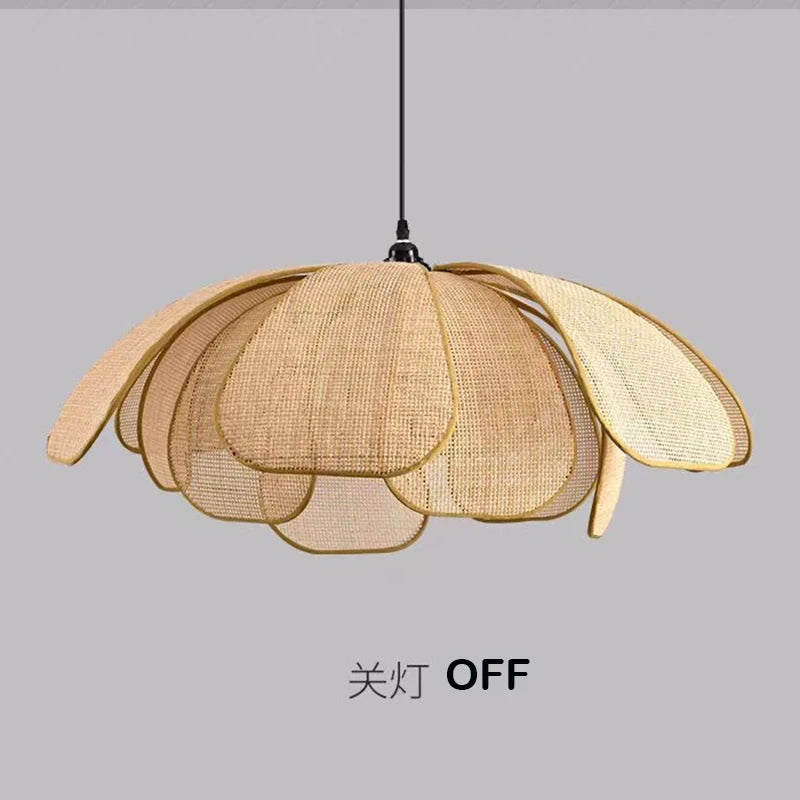Suspension corolle en rotin aux pétales cannés, Ø 50 ou 60 cm