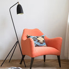 Lampadaire liseuse trépied en métal, abat-jour conique 133 cm