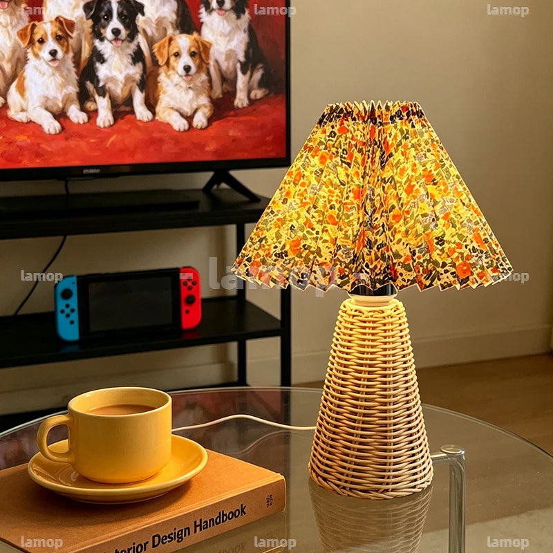 Lampe de chevet rétro en rotin, abat-jour accordéon et pied cône