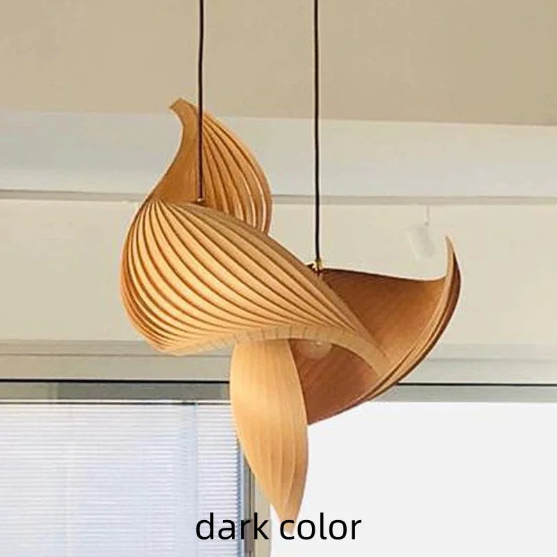 Lustre à volutes de bois en teinte naturelle ou brune, LED fournies
