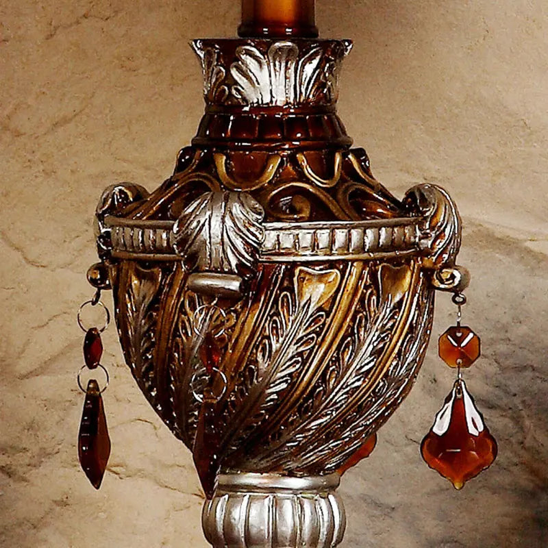 Lampe de chevet ancienne en résine ciselée et pampilles, 5 décors