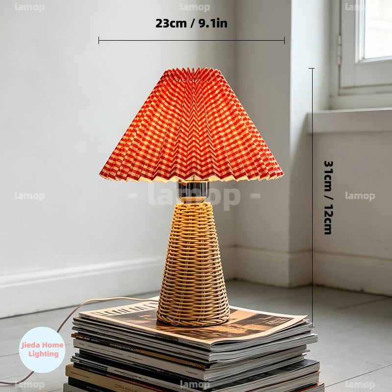 Lampe de chevet en rotin à pied conique et abat-jour plissé, 31 cm