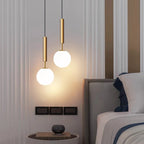 Suspension LED globe opalin sur tige dorée ou noire, câble 2 m