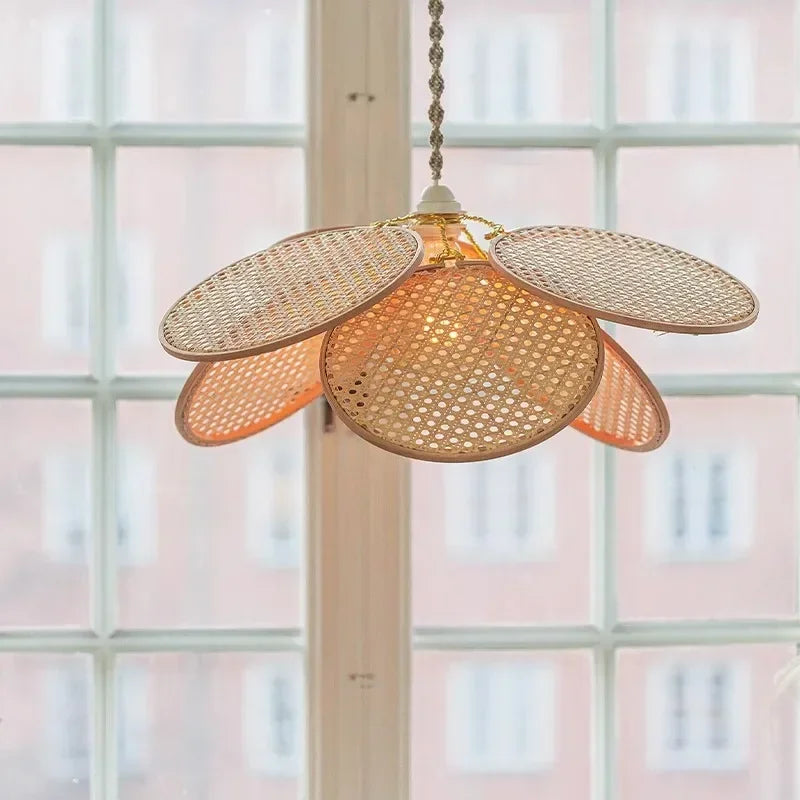 Suspension fleur en cannage de rotin à cinq pétales, Ø 30 à 60 cm