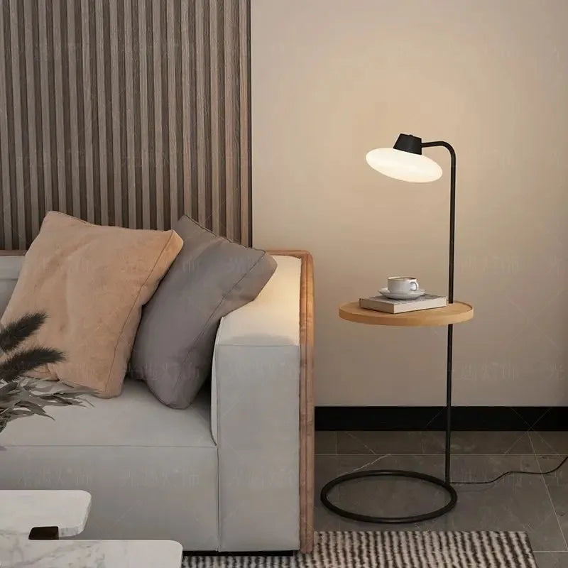 Lampadaire en bois courbé en U avec tablette, abat-jour en tissu