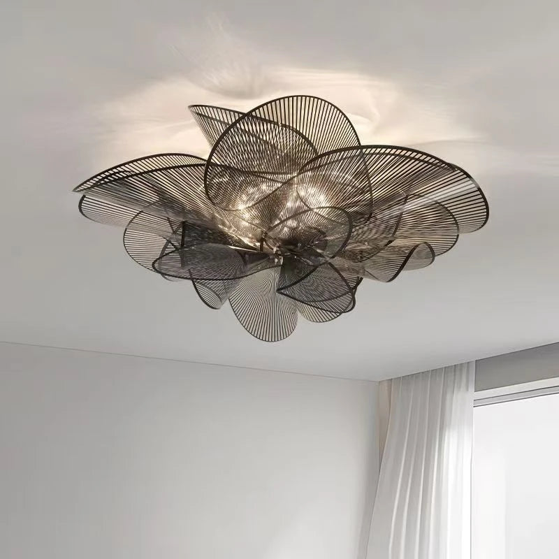 Lustre fleur en voiles de PVC strié, blanc ou noir, LED trois teintes