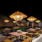 Lustre chapeau de paille sur nid en bambou, beige ou marron