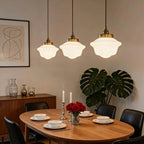 Plafonnier en verre opalin blanc sur tige dorée, style rétro