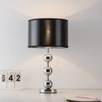Grande lampe à poser chromée à trois boules, abat-jour noir rayé