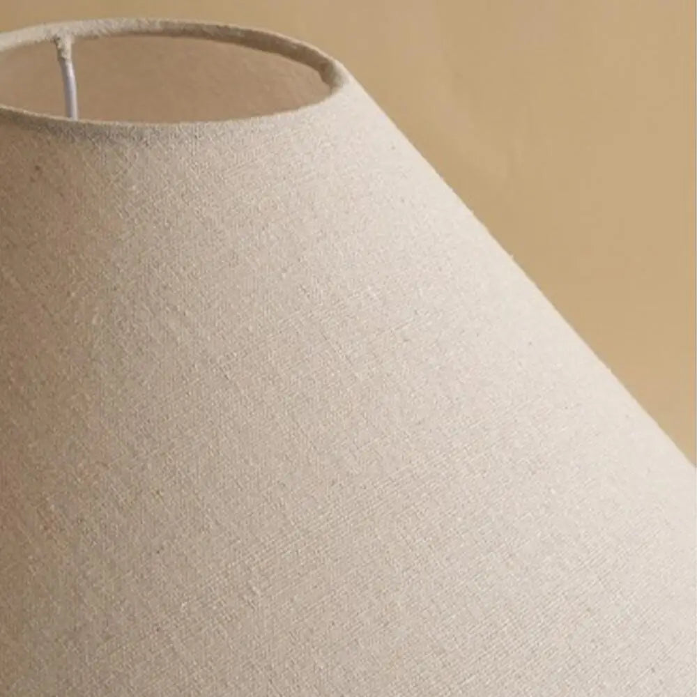 Lampe en céramique beige mate, abat-jour conique, télécommande