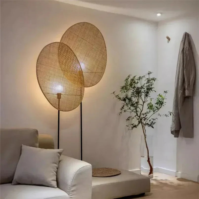 Applique, suspension ou lampe en rotin assorties