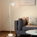 Lampadaire liseuse à col flexible, abat-jour métal et touche de bois