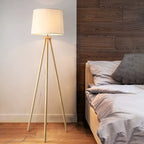 Lampadaire trépied en bois avec tablette, abat-jour tissu 152 cm