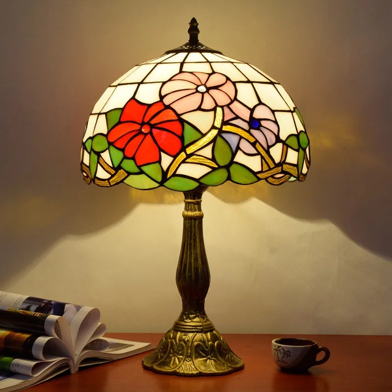 Lampe de table Tiffany 30 cm en vitrail, tulipes, roses ou colibri