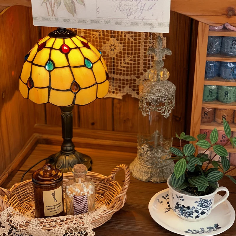 Lampe de table Tiffany en vitrail fleuri, tournesols et tulipes