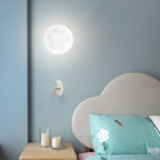Applique murale lune avec astronaute suspendu, LED pour enfant